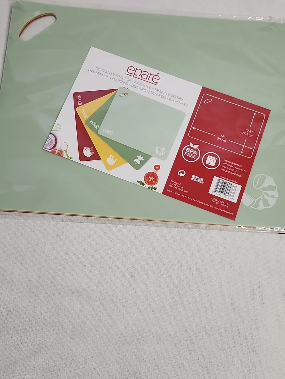 NWT Hard Plastic Kitchen Tool Set with Epare' Cutting Board Set and Knife Set